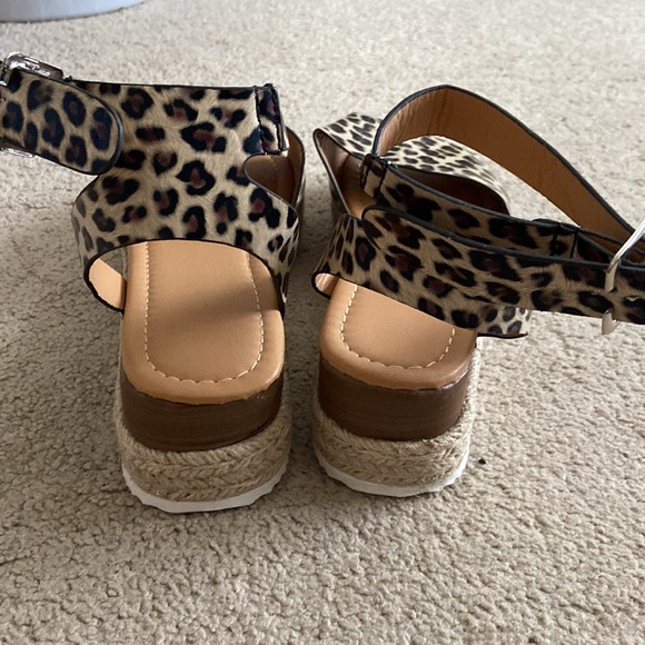 Leopard espadrilles - Picture 2 of 4